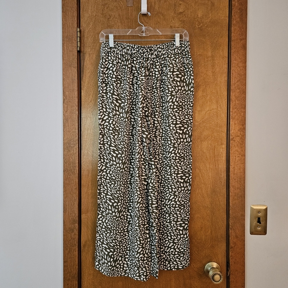 LOFT Wide Leg Olive Green and White Pants - Picture 3 of 6